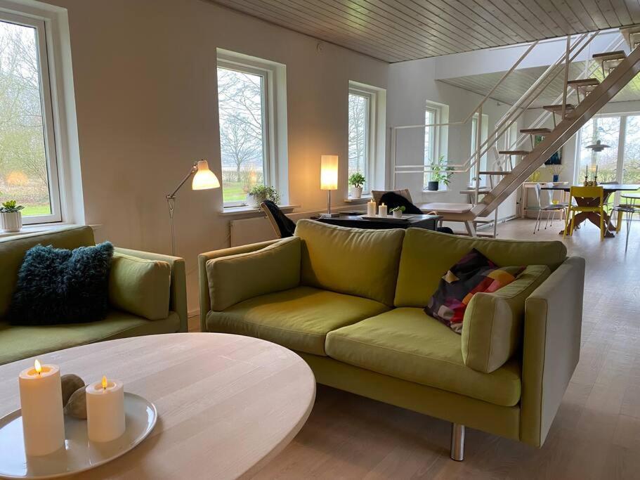 Villa Skont Hus Pa Landet Taet Pa Billund Give Esterno foto