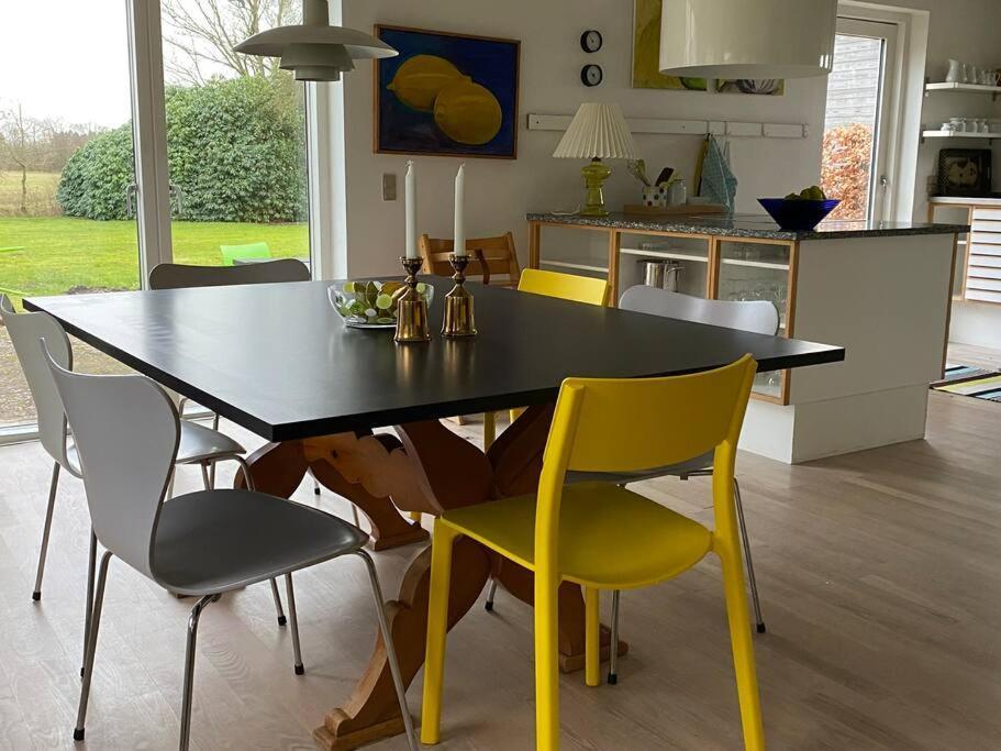 Villa Skont Hus Pa Landet Taet Pa Billund Give Esterno foto